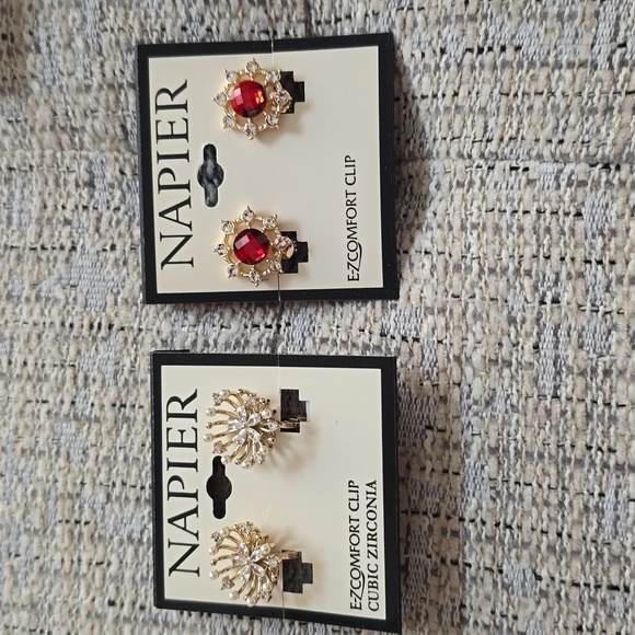 NAPIER BRAND WOMENS FASHION JEWELRY CLIP-ON EARRINGS BUNDLE - Picture 2 of 8
